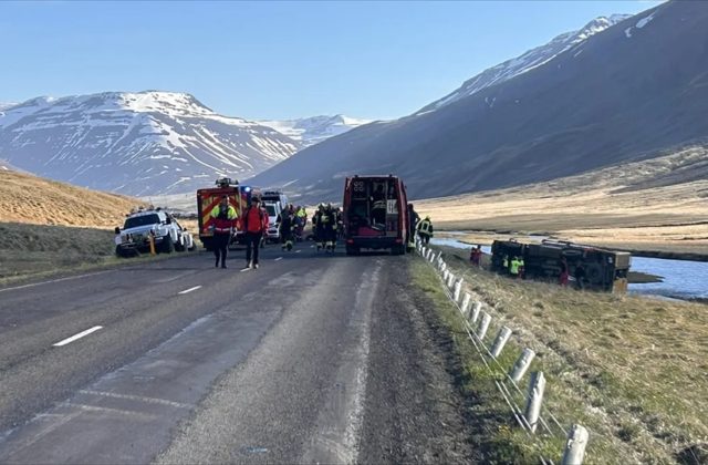 Prevrátený autobus s českými turistami na Islande si vyžiadal aj vážne zranených (foto)