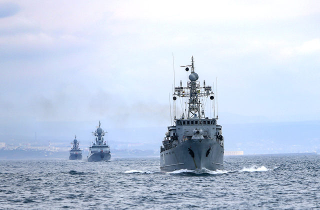Rusko má v Čiernom a Stredozemnom mori lode so sto strelami Kalibr, rakety podľa Ukrajiny ledva vyšli „z montážnej linky“