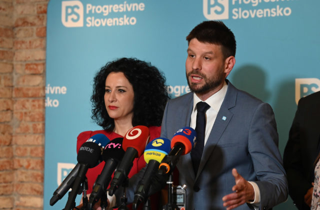 Zákon o Slovenskej televízii a rozhlase je čisto účelový, opozičné strany proti nemu podávajú ústavnú sťažnosť (video)