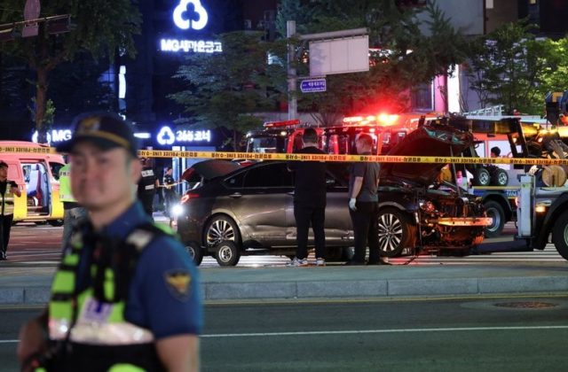 Auto vrazilo do chodcov na priechode v centre juhokórejského Soulu, deviatich zabilo