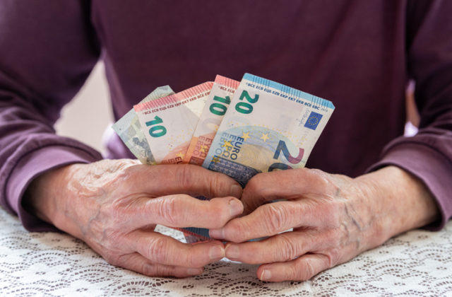 Polícia opäť upozorňuje na podvodné telefonáty, seniorka prišla o viac než pätnásťtisíc eur