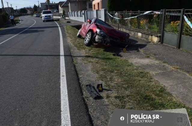 Tragický koniec nehody v Čeľovciach , 75-ročná spolujazdkyňa skonala po prevoze do nemocnice