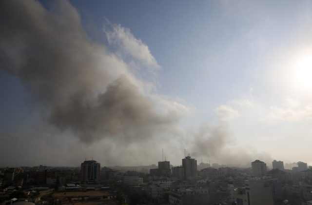 Húsíovia zaútočili na Tel Aviv iránskym dronom. Jedného človeka zabili, ďalší sú zranení 