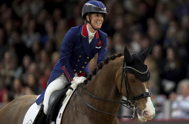Jazdeckú legendu Dujardinovú vyšetruje medzinárodná federácia, po videu s možným týraním koní sa odhlásila z olympiády