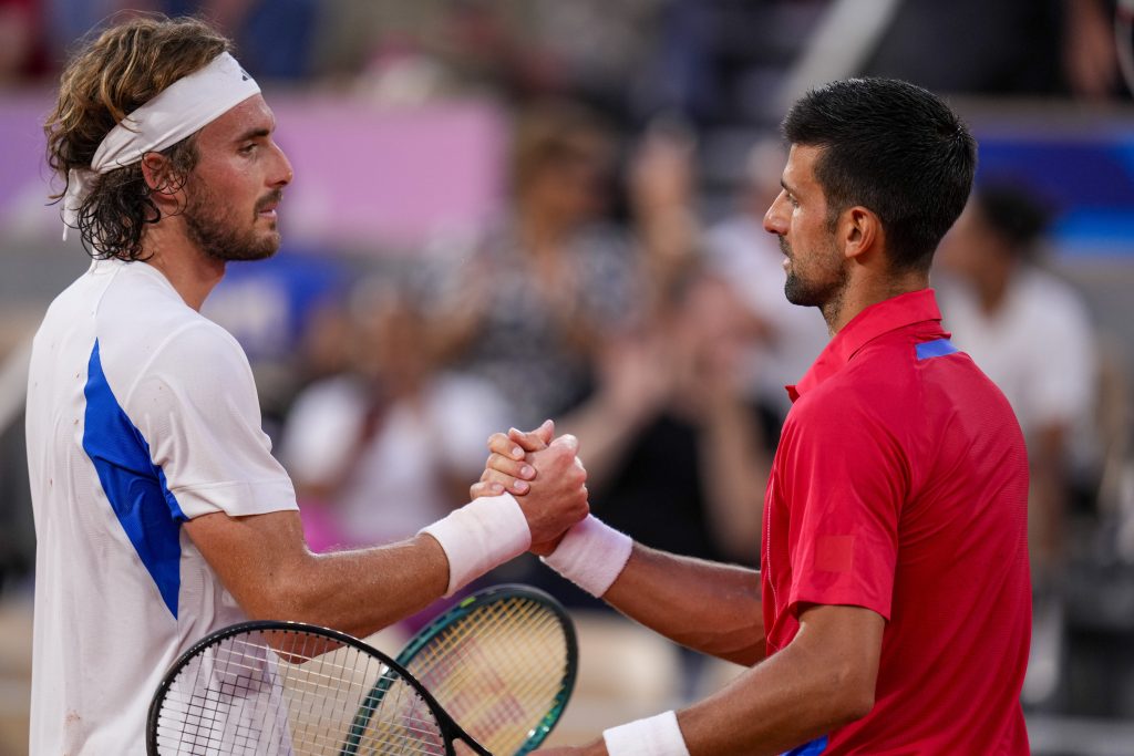 Grék Tsitsipas vyjadril po súboji s Djokovičom sklamanie, niektoré momenty mohol zvládnuť aj lepšie