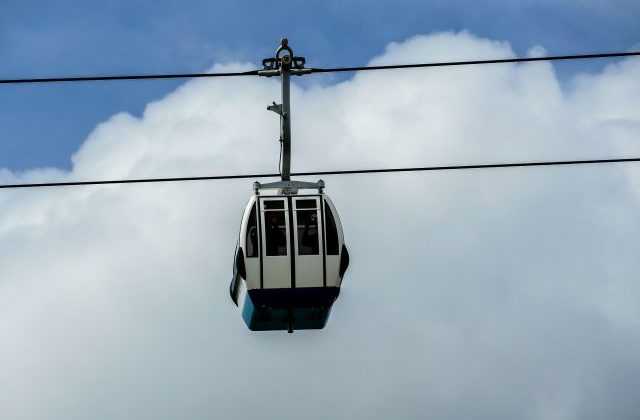 V horských strediskách sa pripravujú na zimnú sezónu, súčasťou je aj pravidelná jesenná údržba lanoviek