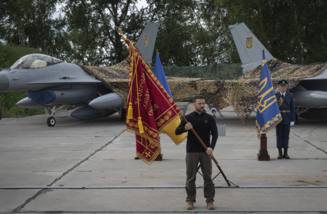 Zelenskyj ukázal stíhačky F-16 od západných spojencov, lietadlá posilnia obranu pred ruskou agresiou