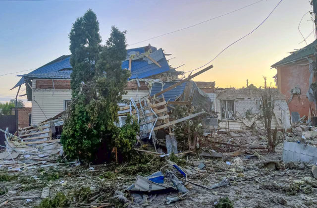 Rusi v Sudži útočia na vlastné obyvateľstvo a snažia sa vymazať mesto zo zemského povrchu, tvrdia ukrajinské pozemné sily