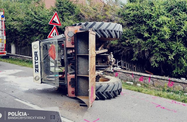 Tragédia pri Štiavnici. Len 19-ročný vodič sa prevrátil s traktorom, nehodu neprežil