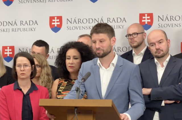 Šimkovičová a Susko sa nikdy nemali stať ministrami, Šimečka považuje prístup koalície za škandalózny (video)