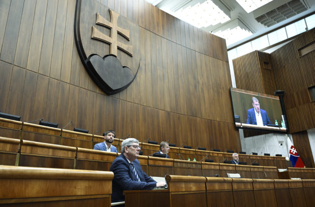 Opozícia chcela v parlamente odvolať ministra Suska, poslanci neotvorili mimoriadnu schôdzu ani štvrtýkrát