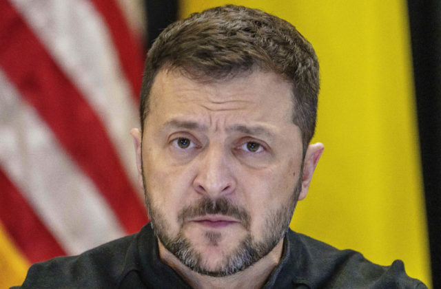 Zelenskyj nalieha na predstaviteľov americkej armády, aby umožnili Ukrajine udrieť hlbšie v Rusku