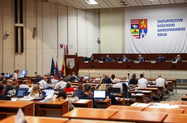 Poslanec kraja Ihnát má problém pre fotografiu na sociálnej sieti. Takéto niečo Košice nepamätajú, tvrdí