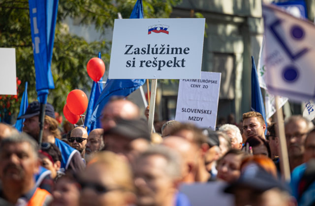 Šimečka končí ako podpredseda parlamentu, v tajnom hlasovaní za jeho odvolanie hlasovalo 76 poslancov (video)