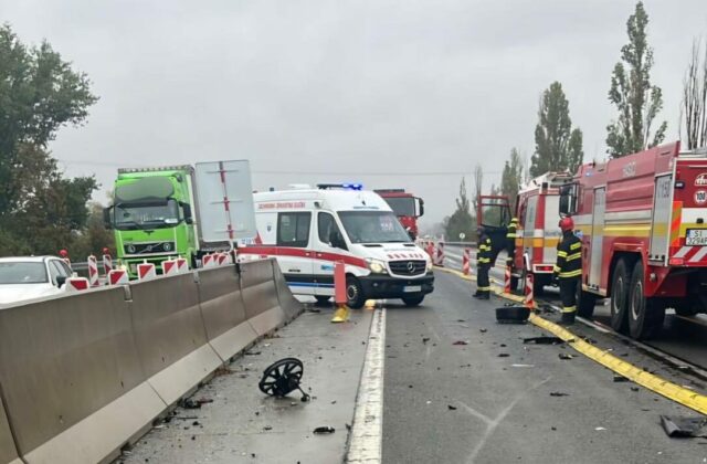 Diaľnicu medzi Trnavou a Piešťanmi uzavreli, k vážnej nehode dvoch áut letel aj záchranársky vrtuľník