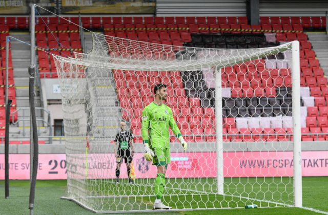 Brankár Greif opúšťa Slovan Bratislava a bude chytať v La Lige, prestup do RCD Mallorca sa definitívne dotiahol