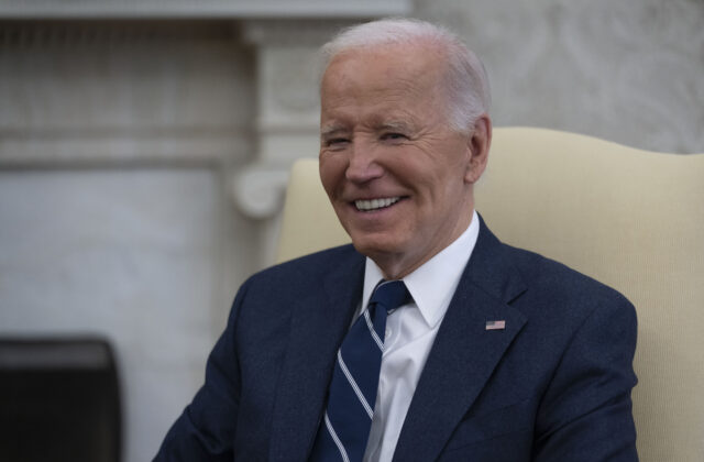 Joe Biden sa na inauguráciu prezidenta USA v januári chystá bez ohľadu na to, kto zvíťazí