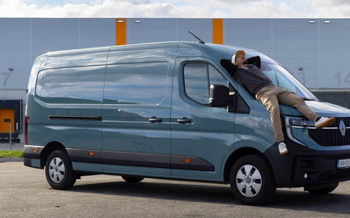 Test Renault Master diesel – Dodávka roka 2025? Zaslúžene!