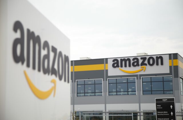 Amazon rozširuje svoj medzinárodný projekt: V strednej Európe zamestnáva 154 nepočujúcich