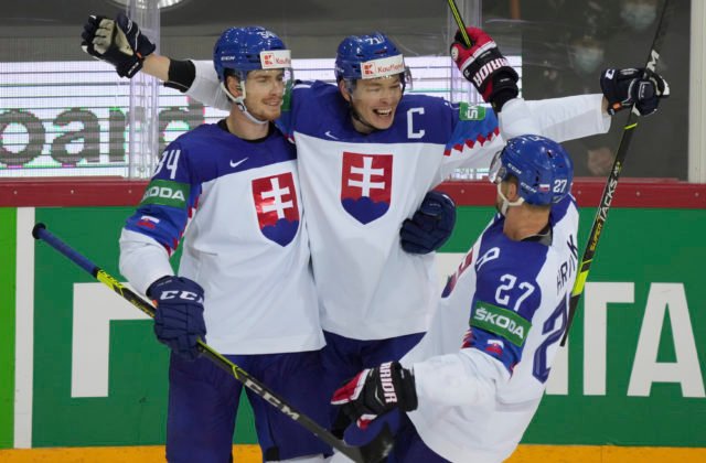 Slovensko je po ôsmich rokoch vo štvrťfinále MS v hokeji. Boli to nervy až do konca, hodnotí Jánošík