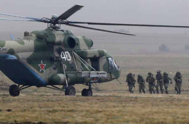 Ruskí vojaci zničili dve ukrajinské bojové vozidlá pechoty, ktoré narušili ruskú hranicu