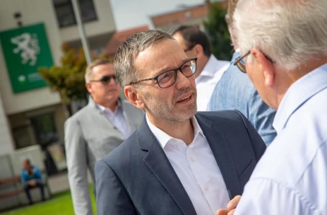 Rakúska krajne pravicová FPÖ bude mať nového predsedu, stane sa ním Herbert Kickl