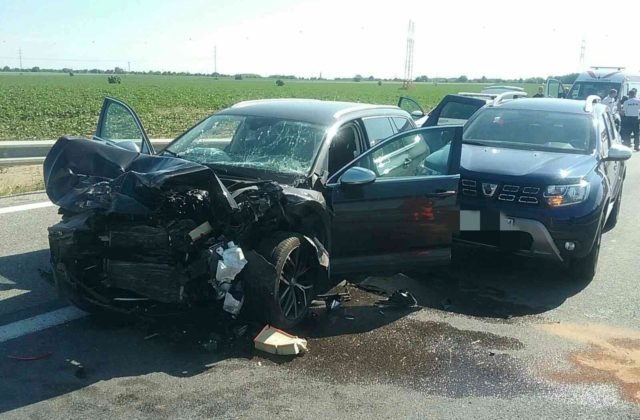 Pri vážnej nehode na ceste R1 zo Serede do Nitry sa zranili štyria ľudia, z toho jedno dieťa