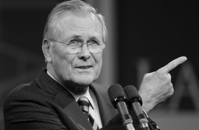 Zomrel bývalý minister obrany v USA Donald Rumsfeld, bol jedným z hlavných strojcov vojny v Iraku