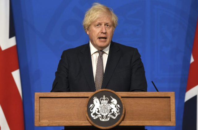 Boris Johnson: Západ musí ukončiť závislosť od ruskej energie a zbaviť Putina vojnových prostriedkov
