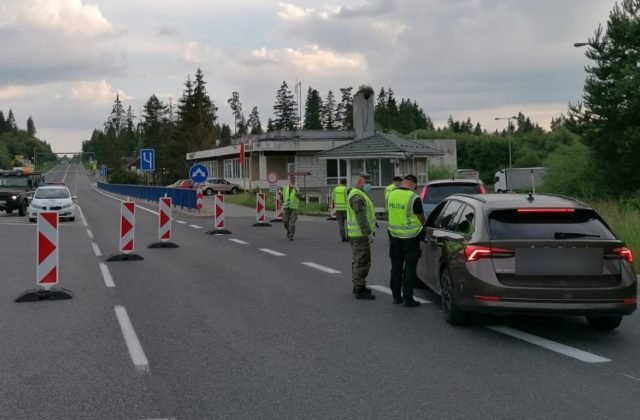 Cudzinci sa dobrovoľne vracajú do Poľska, registráciu do systému eHranica odmietajú