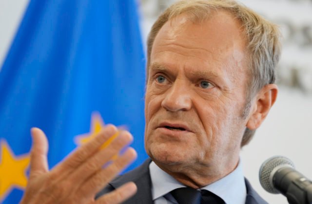 Poľský expremiér Donald Tusk navrhol opozičný pakt o neútočení, chce racionálne diskusie