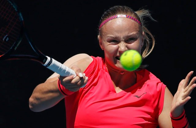 Rebecca Šramková na turnaji WTA v Prahe z pozície kvalifikantky senzačne zdolala Petru Kvitovú