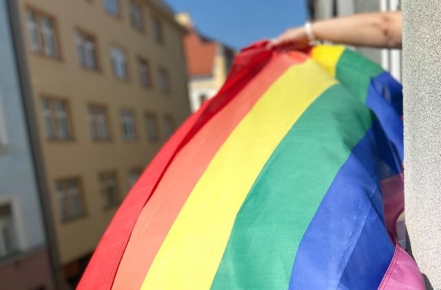 Ombudsmanka podporí Dúhový Pride Bratislava vyvesením vlajky, chce upozorniť na práva LGBTI ľudí