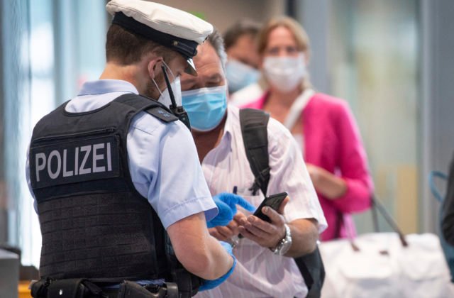 V Nemecku hrozia neočkovaným ľuďom obmedzenia, varuje šéf Merkelovej úradu