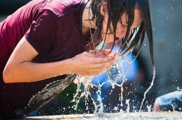 Južné Slovensko si od horúčav nevydýchne, výstrahy pred teplom pretrvávajú vo viacerých okresoch