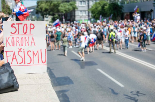 Protesty v Bratislave budú pokračovať aj v piatok, polícia sľubuje udržanie poriadku