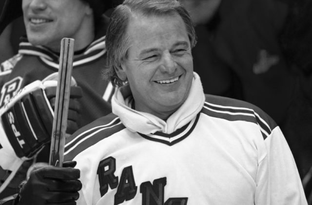 Zomrel legendárny útočník New York Rangers Rod Gilbert, bol členom Siene slávy NHL