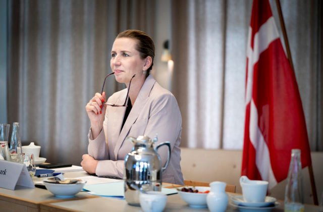 Dánska premiérka Frederiksenová neočakáva ďalší celoštátny lockdown, väčšina ľudí je zaočkovaná