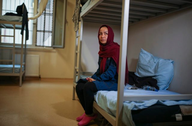 Airbnb chce pomôcť 20-tisíc utečencom z Afganistanu, ponúkne im bezplatné ubytovanie