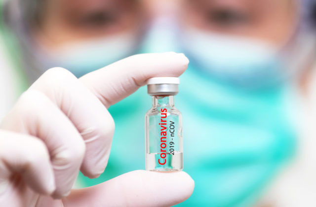 Spoločnosť Moderna podala prvé dávky svojej vakcíny proti COVID-19 mladistvým