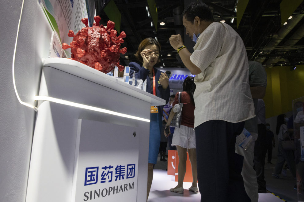 Vakcína čínskej štátnej spoločnosti Sinopharm je účinná na 79,3 percenta. Chcú ju distribuovať do zahraničia
