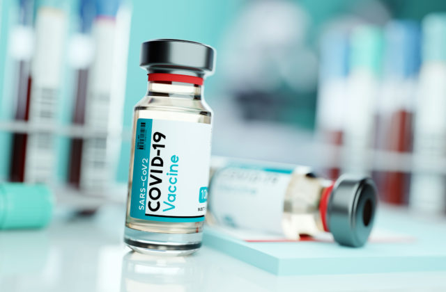 Vakcína proti COVID-19 od spoločnosti Moderna sa dnes začína distribuovať v rámci EÚ. Preprava vakcíny bude zabezpečená globálnou logistickou spoločnosťou Kuehne + Nagel