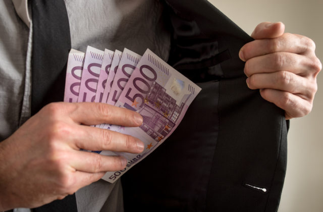 Rakúski aktivisti požadujú neobmedzené používanie hotovosti, snažia sa o referendum