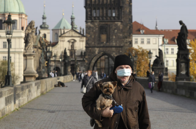 Núdzový stav v Česku predĺžili do polovice februára, schválené opatrenia majú aj jednu výnimku