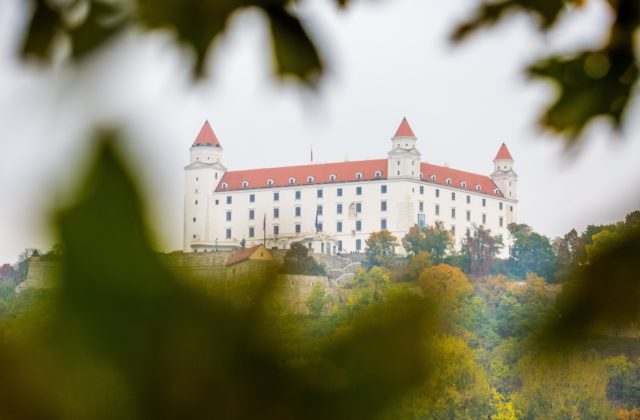 Bratislavský hrad sa rozsvieti na znak úcty jeho záchrancovi profesorovi Pifflovi