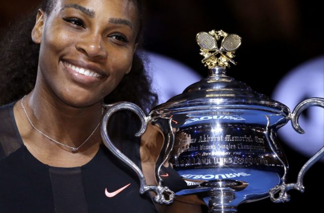 Serena Williamsová nemá prehľad o svojich trofejách, niektoré možno odcudzili počas párty u nej doma