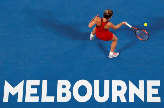 Zaočkovaní tenisti by sa mohli na Australian Open vyhnúť karanténe aj prísnejším opatreniam