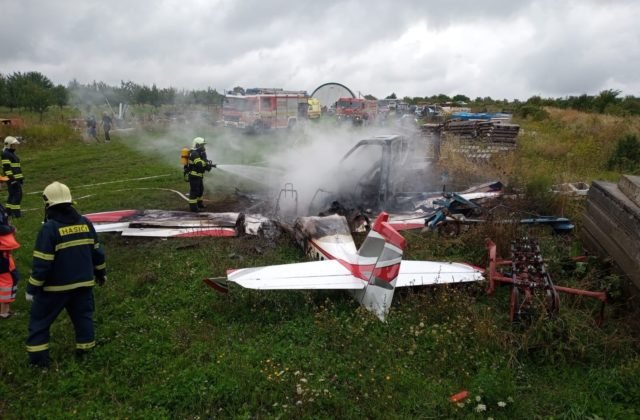 Pri Skalici sa zrútilo malé lietadlo, zahynuli traja ľudia (foto)