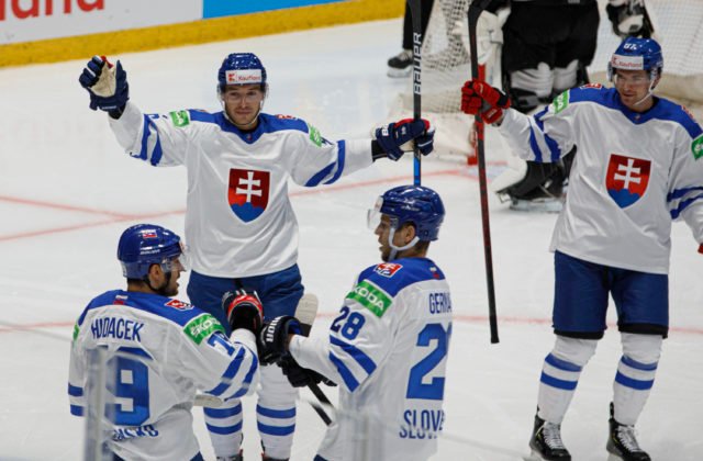 Slováci budú doma pod tlakom, verí bieloruský tréner