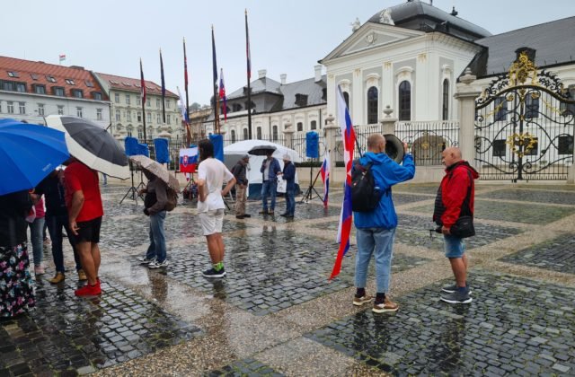 Bratislava sa pripravuje na ďalší protest, záhrada pri Prezidentskom paláci bude zatvorená